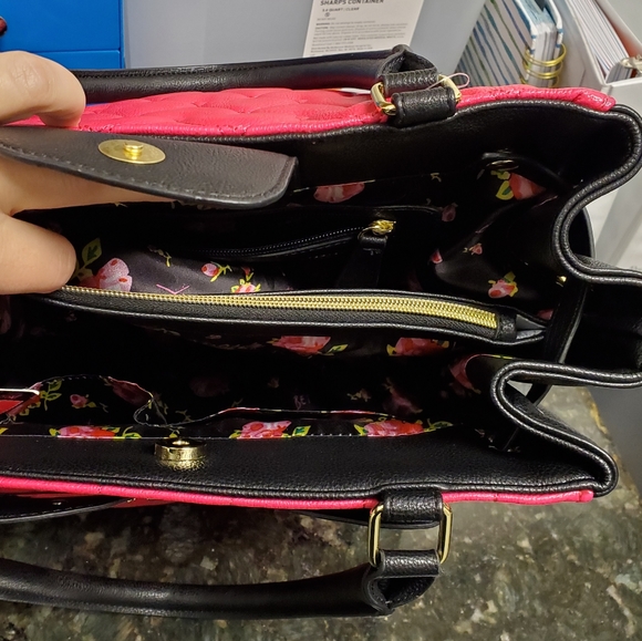 Betsy Johnson Purse - Picture 5 of 8